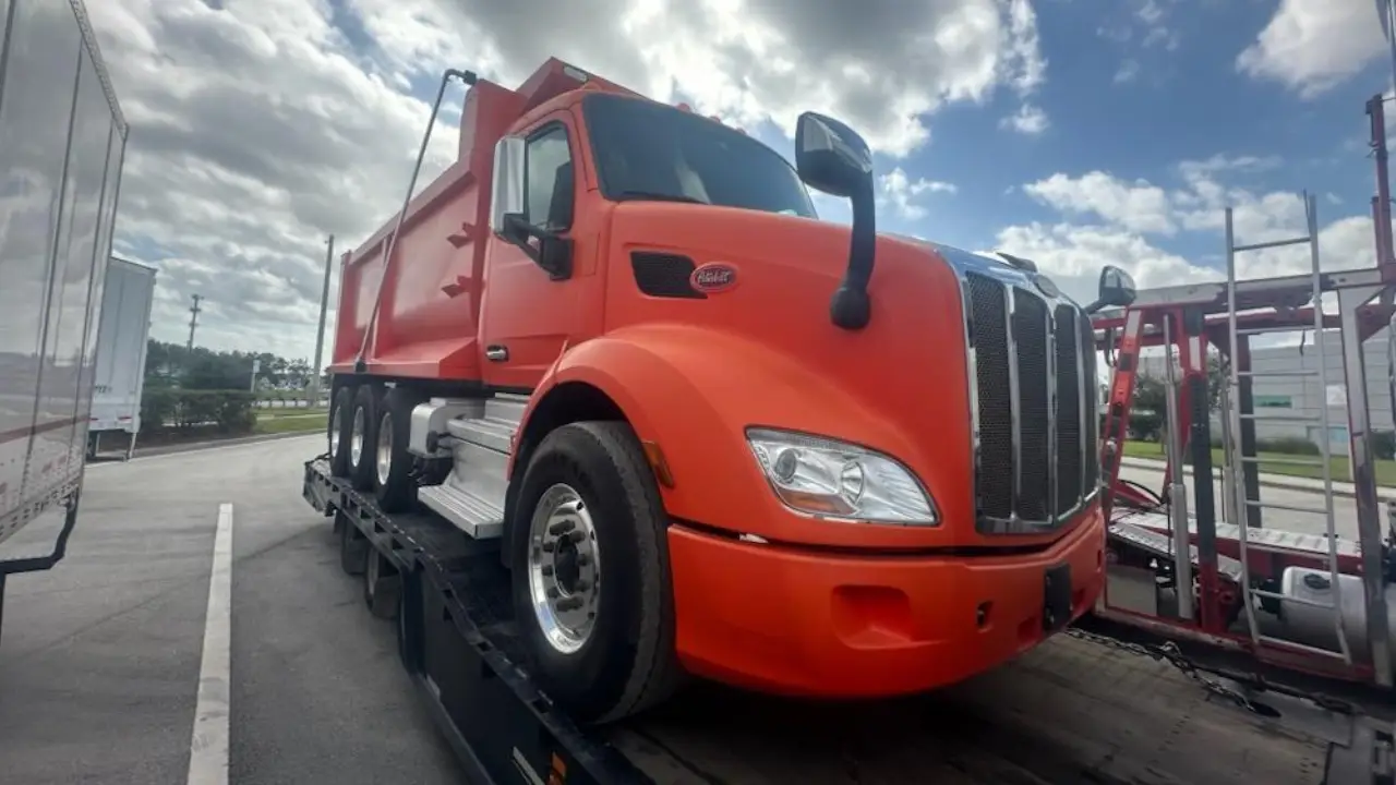 Truck Transport & Shipping heavy duty dump truck transport hauling